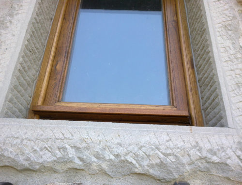 finestra in pietra serena